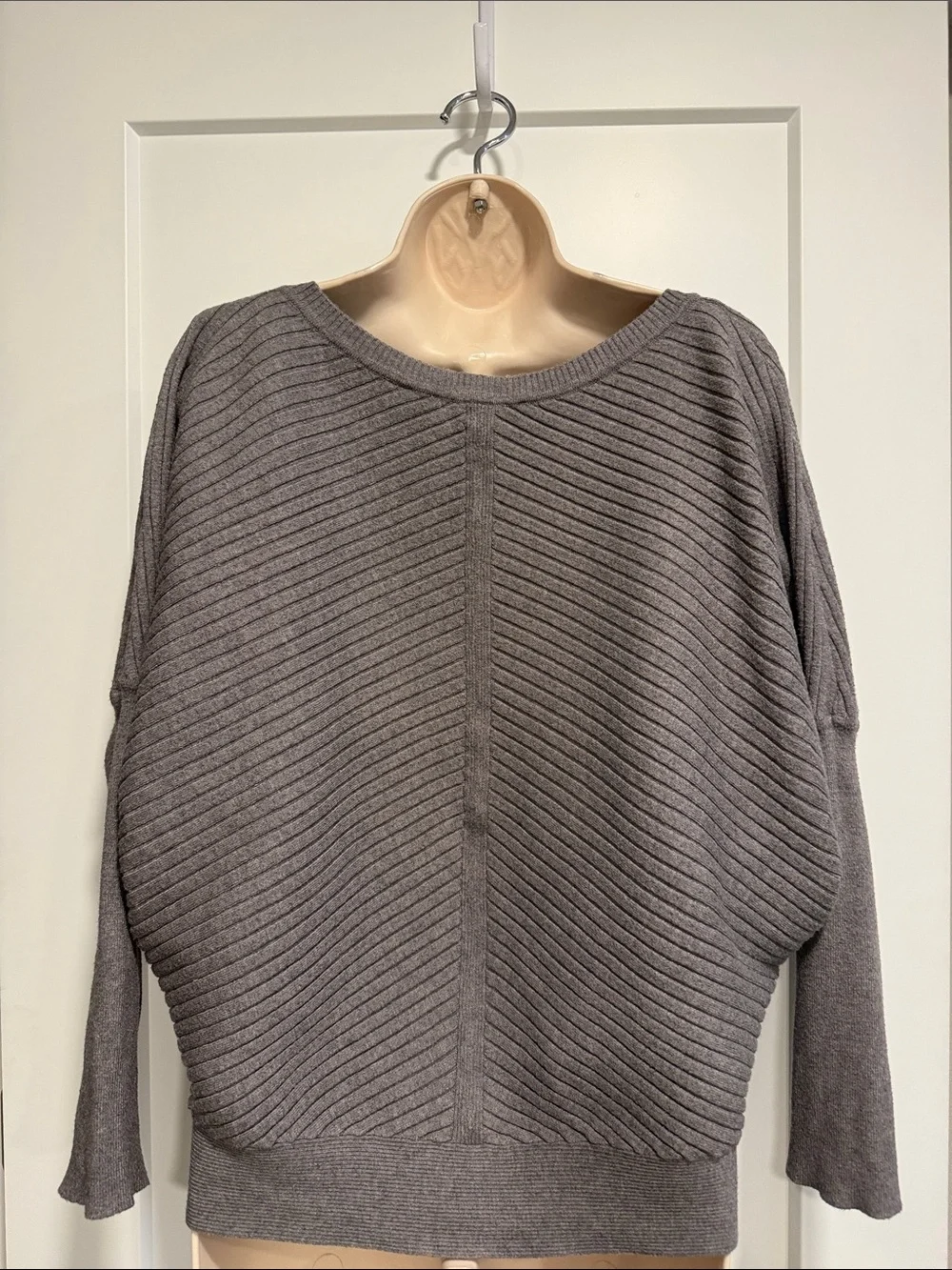 Cyrus Gray Ribbed Dolman Sleeve Sweater – Medium